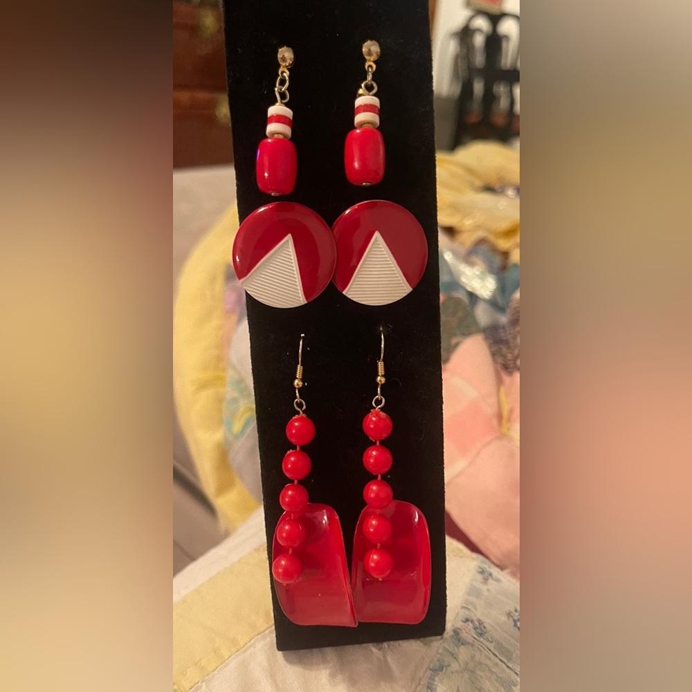 4 pairs of vintage 70s & 80s pierced earrings.